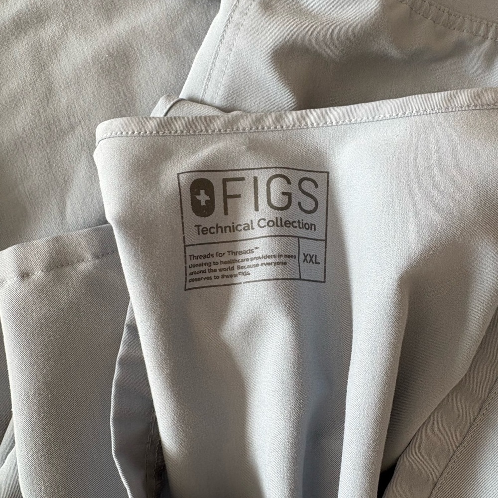 FIGS Scrub Set - Picture 3 of 7